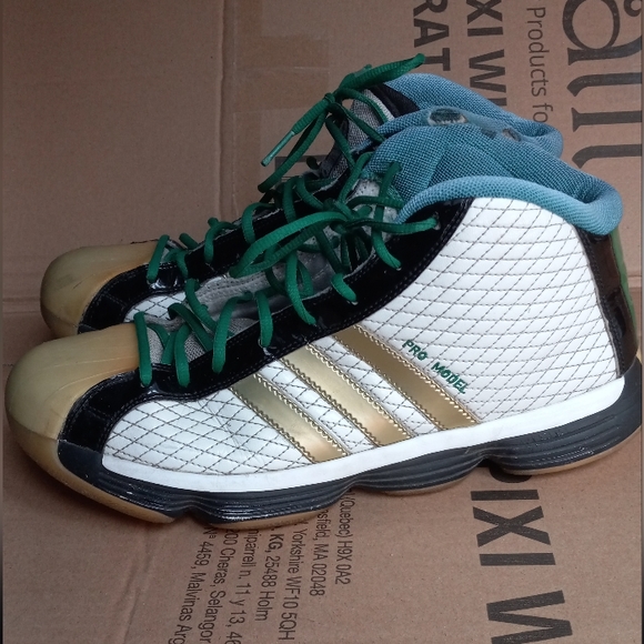 Adidas Pro Model 12US - Picture 1 of 4